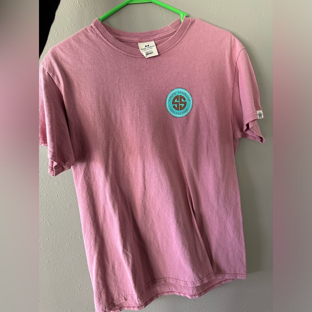 Simply Southern Mauve Dog T-Shirt. Size Medium.